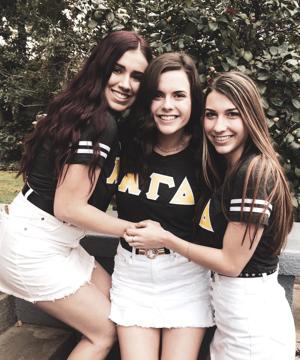 chicoalphagam's tweet photo. Already reminiscing on recruitment, so proud of our new recruiters ❣️ https://t.co/MFgELtvC58