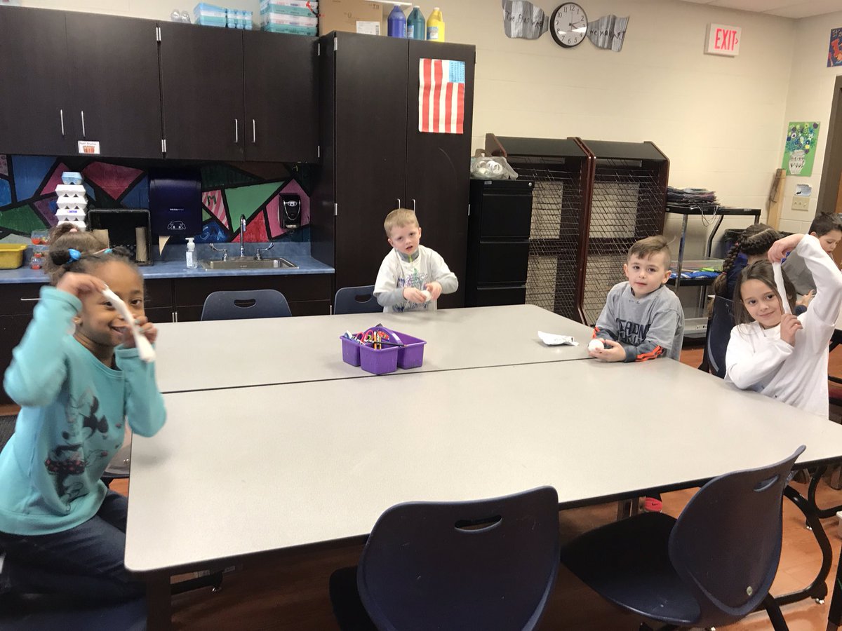 hrartstudio's tweet photo. Mrs. Horvath’s class exploring a new medium, model magic! This pile of clay will transform into a fish! #BrunswickPRIDE #fishytime https://t.co/zwqlgCtmdi