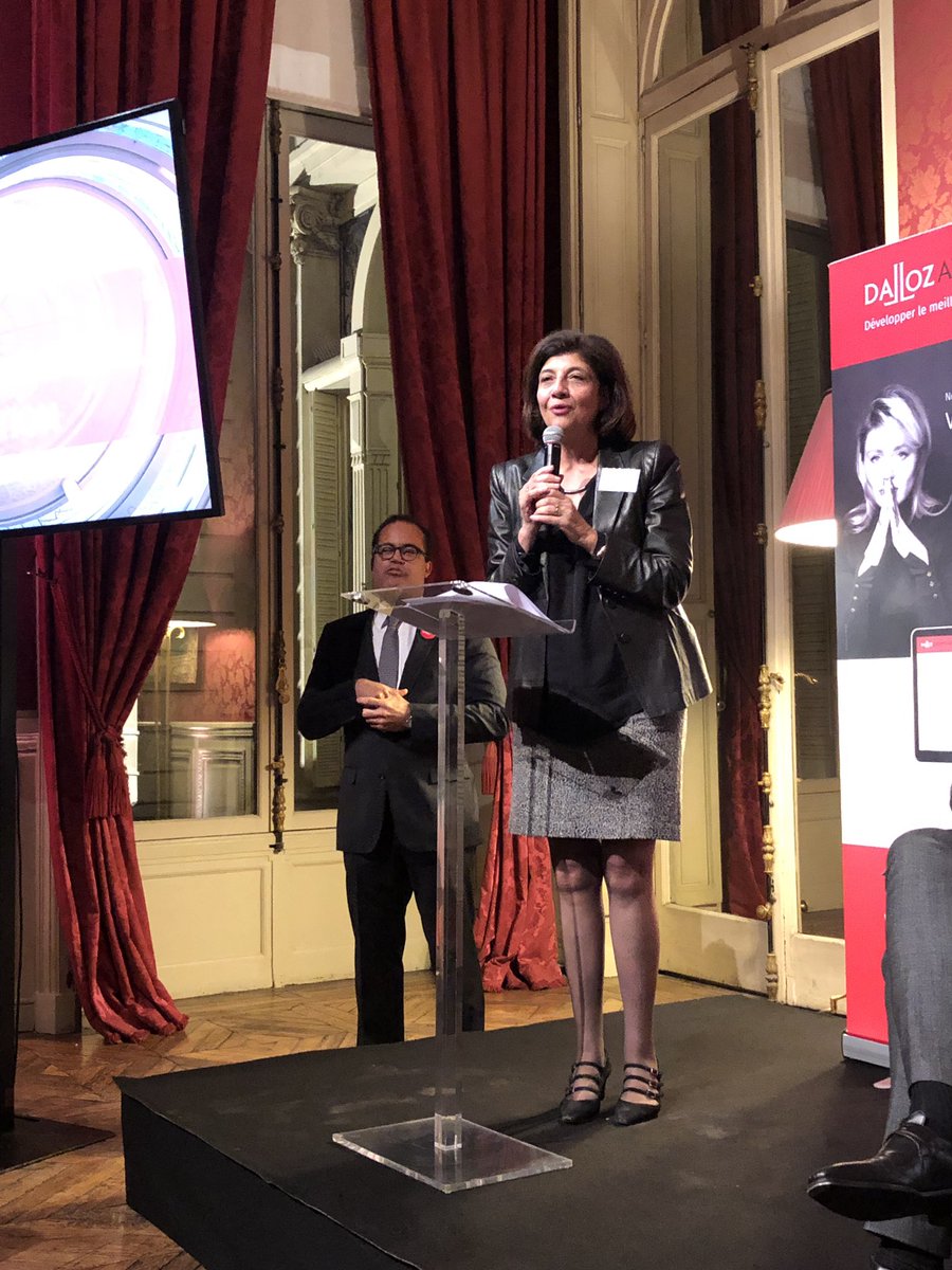 Blanc_avocat's tweet image. Intervention surprise de @feral_schuhl, Présidente du @CNBarreaux sur les résultats de l’étude européenne #innovation et profession d’#avocat  : « garder de l’humain dans le virage digital »