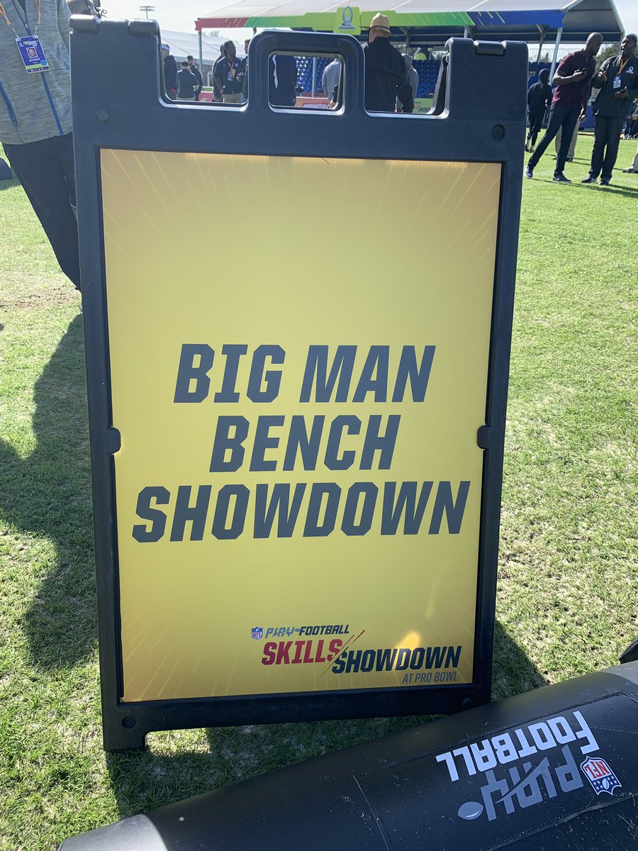 BrownsYouthFB's tweet image. Big Man Bench Showdown Trophy coming back to the Land! Congrats @kirtlandFB @jackbailey74 #22reps #225lbs #LetsPlayFootball #Showcase