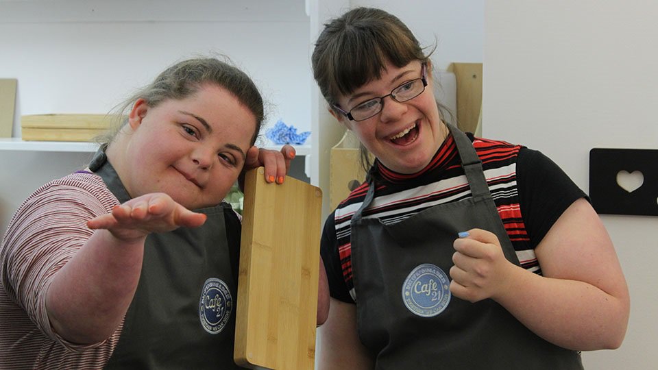 New cafe employs people with Down's syndrome to give them work experience homecare.co.uk/news/article.c… … @sun_smilesleeds <a href="/homecare_co_uk/">homecare.co.uk</a>