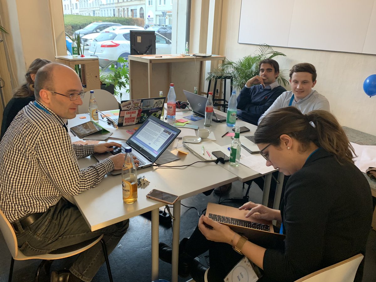 MirjamBauer's tweet image. Heute in #Leipzig: #Krankenkassen #Hackathon #HIH2019 mit 10 Teams, Expertenworkshops, 5 Kassen @ikkclassic @Siemens_BKK @BIG @BKK_VBU #RuVBKK @bkkyoungtalents und Pitch/Finale am Samstag im Kuppelsaal @Leipzig_Zeitung veranstaltet vom @WIG2Institut @martin_blaschka