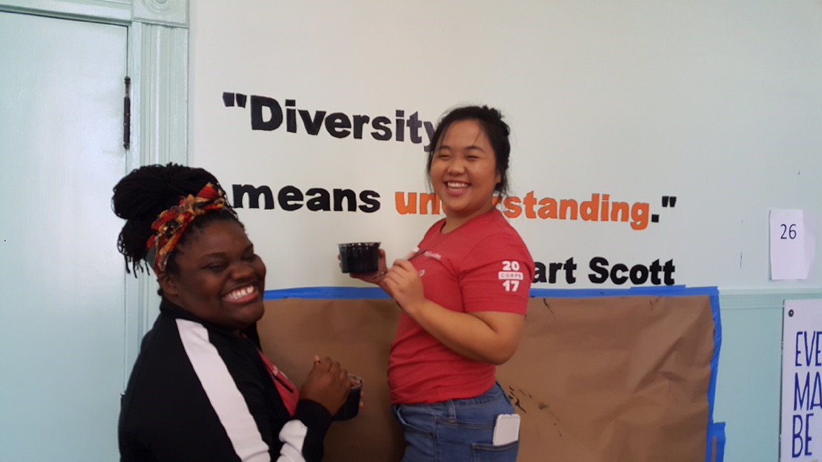 ServeWisconsin's tweet photo. Thank you Teach For America – Milwaukee AmeriCorps members for honoring the legacy of Dr. Martin Luther King, Jr. by joining in City Year’s school beautification and mural project at Hopkins Lloyd Community School.
#MLKDay #MakeItADayOn #ServiceinWI #WIAmeriCorps https://t.co/EzoB8sli57