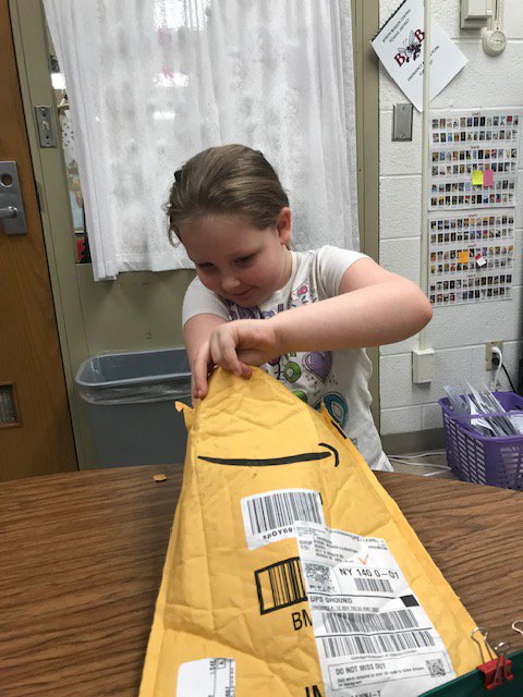 readsomething1's tweet photo. I Love the excitement as we unpack and explore our box of new books, thank you donor's Choose! https://t.co/nPnIBGx9uT