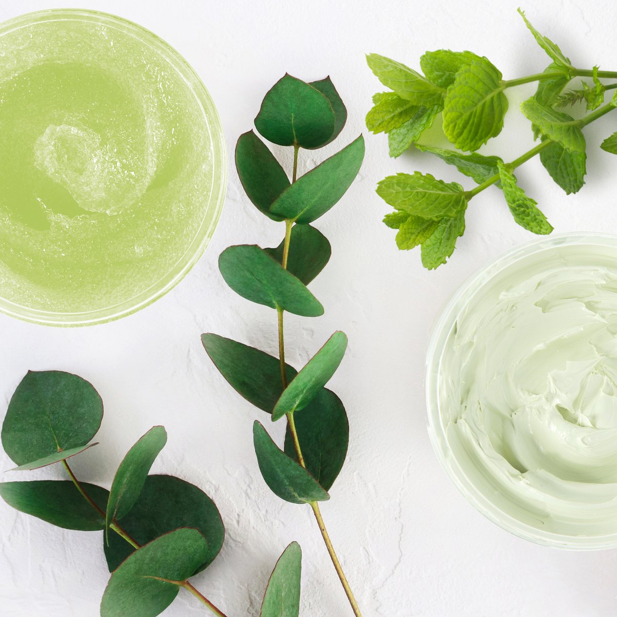 Destress and unwind! The clean, crisp, herbal combination of eucalyptus &amp; mint makes this scent a perfect refreshing start to your weekend! 🌿 #Relaxation #WeekendVibes #Skincareblogger #SpaDay
