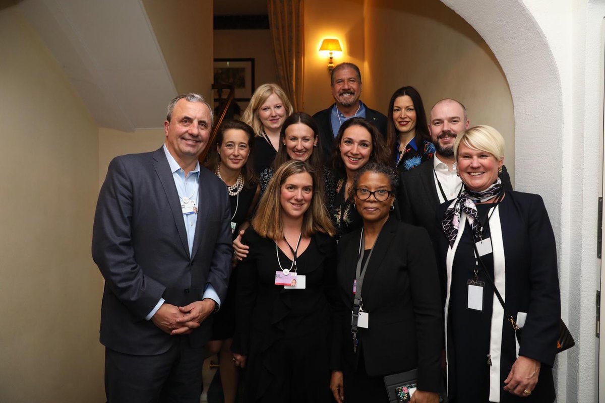 Yvonne__Diaz's tweet image. It’s a wrap: another amazing #WEF19 with this crew #BetterWorkingWorld