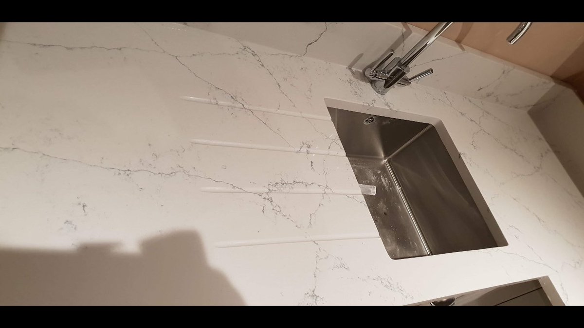 StadiumStone1's tweet photo. Compac Venatino Quartz 30m thickness. This stone looks stunning every time fit yesterday https://t.co/nr3ucE6AF6