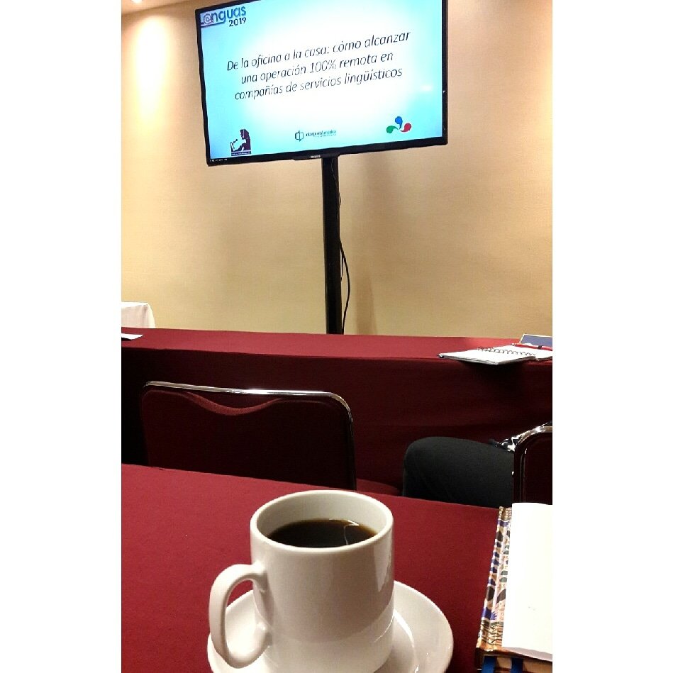 entrecomillasbc's tweet photo. Comenzamos con el taller "De la oficina a la casa: cómo alcanzar una operación 100% remota en compañías de servicios lingüísticos" impartido por Joy Ost 💻👏 #Lenguas2019 #EntreComillasTraducciones #WordFactor | @ForoLenguas @WordFactor https://t.co/7nci0aaaTo