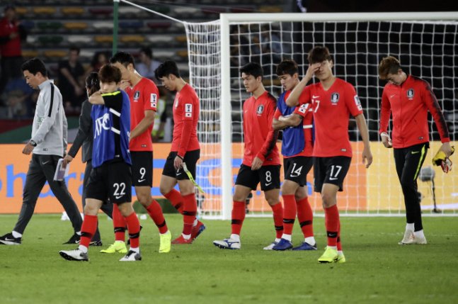 塩韓スポーツ アジア杯 韓国ネチズン反応 アブダビ惨事 韓国がカタールに負けて8強で衝撃の脱落 59年ぶりの優勝挫折 T Co O5v6kenx3w Daihyo アジアカップ