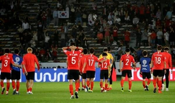 塩韓スポーツ アジア杯 韓国ネチズン反応 アブダビ惨事 韓国がカタールに負けて8強で衝撃の脱落 59年ぶりの優勝挫折 T Co O5v6kenx3w Daihyo アジアカップ