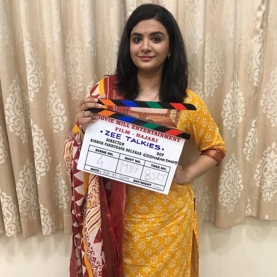 MarathiSanmaan's tweet photo. #JanakiPathak starts the shoot of her new #Marathi film #Hajari directed by #KishorBelekar under the banner of #ZeeTalkies .

Follow us: @MarathiSanmaan

#zeetalkiescomedyawards #zeetalkiesofficial #marathifilm #chitrapat #zeestudios #marathiactress #MarathiSanmaan https://t.co/UJW0U9j0xX