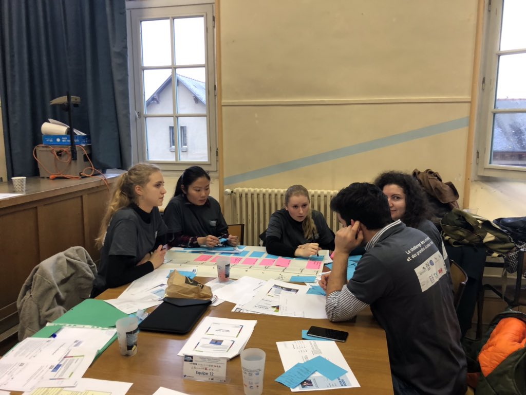 DTRennes's tweet image. Ils sont déjà à fond les challengers. 
En salle avec les équipes qui traitent des problématiques des entreprises « Cohésio » et « Sulky-barel » 
Les idées fusent de partout, vont-ils aller jusqu’au bout? Restez connectés 😉 #digitalchallenge #DigitalTransformation