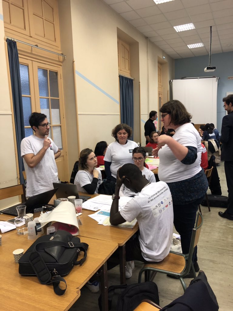 DTRennes's tweet image. Ils sont déjà à fond les challengers. 
En salle avec les équipes qui traitent des problématiques des entreprises « Cohésio » et « Sulky-barel » 
Les idées fusent de partout, vont-ils aller jusqu’au bout? Restez connectés 😉 #digitalchallenge #DigitalTransformation