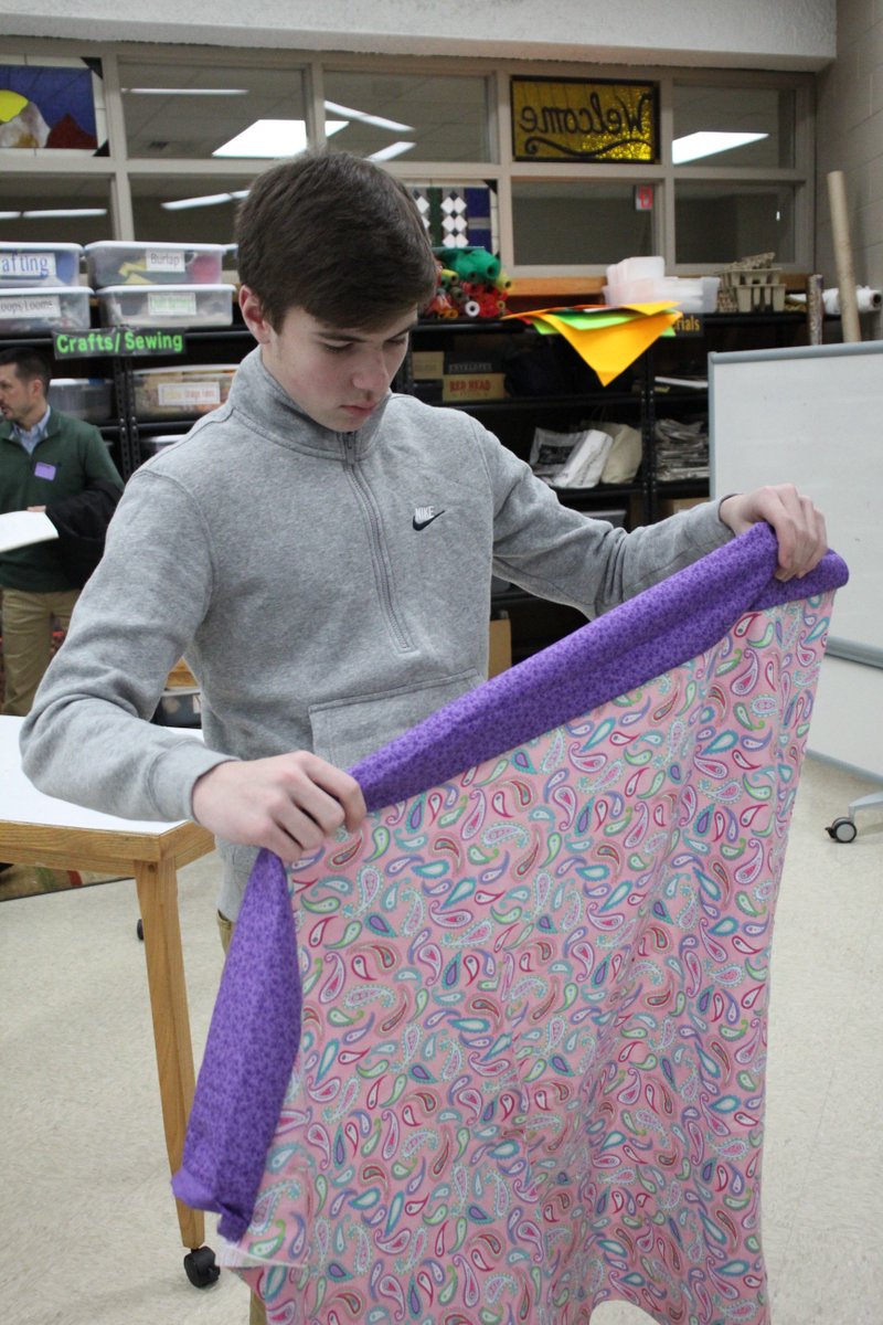 astough1134's tweet photo. Students visited the Makerspace to make pillowcases for #ProjectPJ.  Thank you to Mrs. Davidson @sewinmimi and Grandma Ligman for helping the students with this Community Challenge! https://t.co/C08ouNa07F