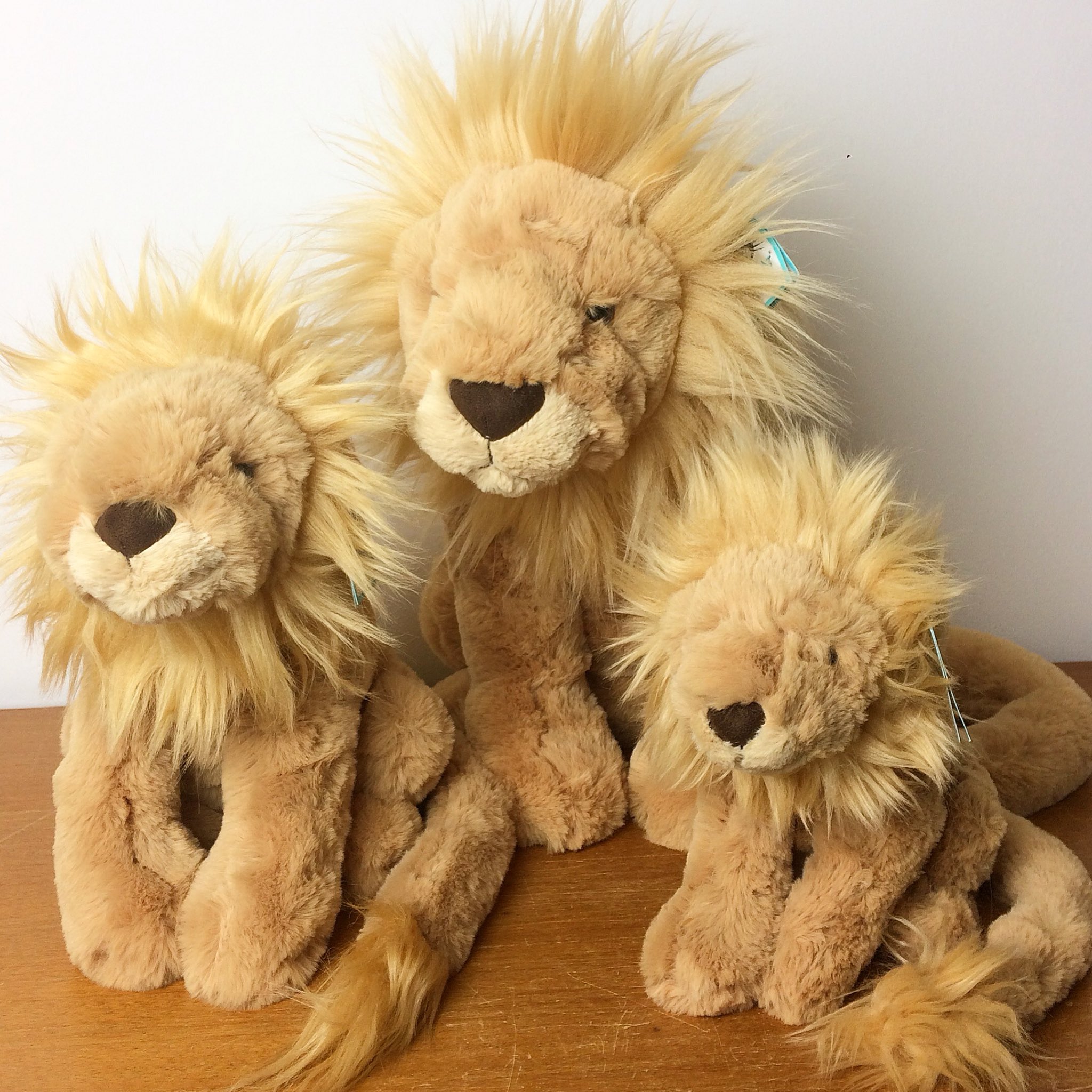 Leonardo lion sales jellycat