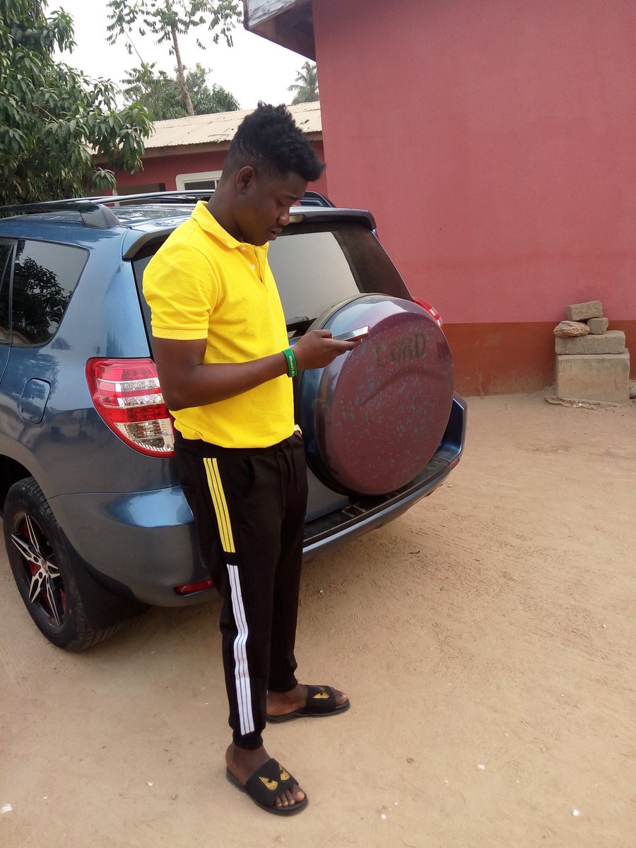 omarkhid's tweet photo. I don't have tym cos I don't fancy watches.
Cc:@Paedeezy- Fair warning https://t.co/dT0QlCBm2O