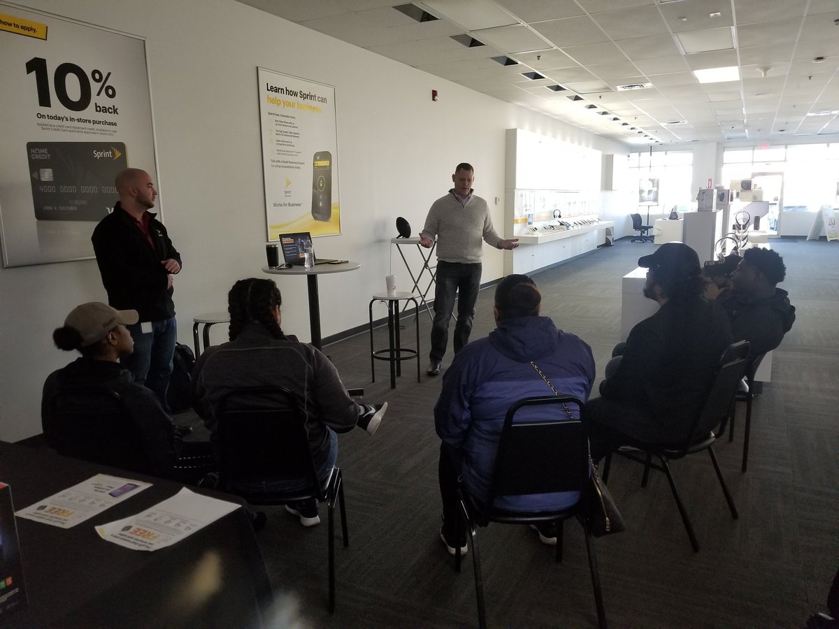 MJWINZ's tweet photo. @AlexMelloSprint @rlantagne21 @STL_NICK teach, train, develop, inspire, GROW! Alex and Ryan getting the group ready to uncover opportunity and #makemoremoneysellcl https://t.co/ob1v9gKxrz