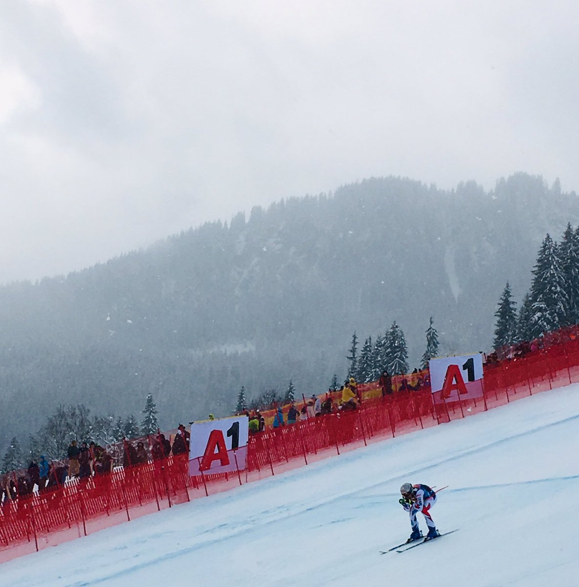v_troussier's tweet photo. «Ne pas prendre de risques, c’est ne pas oser la liberté.Les skieurs le savent», in Bode Miller @ed_NEVICATA. #streif #Kitz #leskings #bravo https://t.co/Wzg8vZJQYa