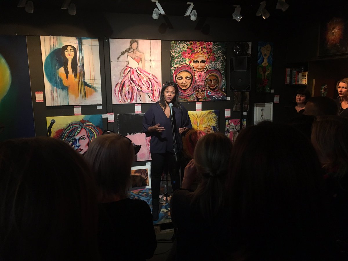 #Vernissage idag fram till klockan sent på Art Works for Change. Talaren (vet någon vem hon är?) berättar om sin erfarenhet kring könsstympning. Tavlorna hänger på Riddargatan 1 Stockholm över helgen och kan budas på via en online budning. Pengarna går till <a href="/PlanUK/">Plan International UK</a>