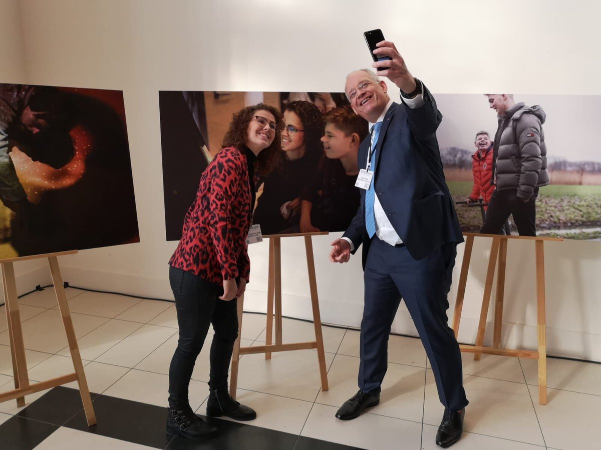 Dat was hem, de final countdown, de ⁦@ehealthwkNL⁩ zit erop, het was een heerlijke rollercoaster, een boeggolf aan inspiratie, een focus op implementatie, met zijn allen op weg naar nog betere zorg, zonder arbeidsschaarste en duurzaam betaalbaar #ehw19 petje af voor allen!