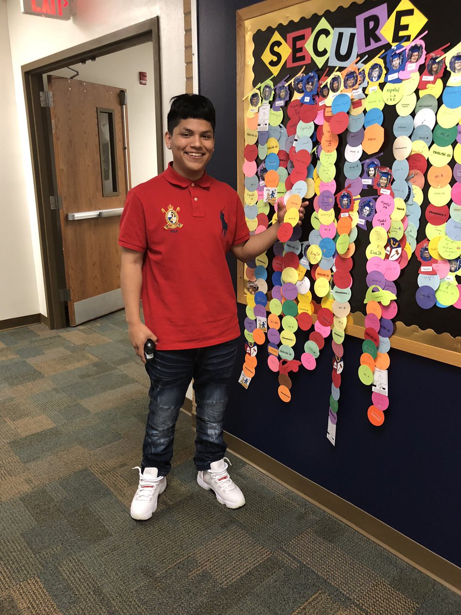 christinaking41's tweet photo. Shout out to my advisee for putting in the work and hours!! #BridgesBulldogs @LHopkinsGCISD https://t.co/dsVaWYFbfr