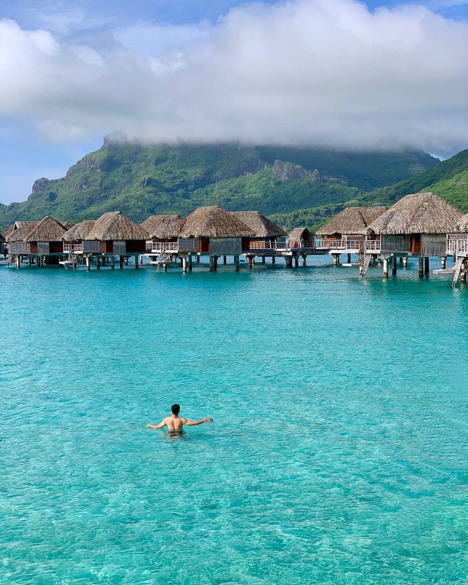 Four Seasons Bora Bora tweet media