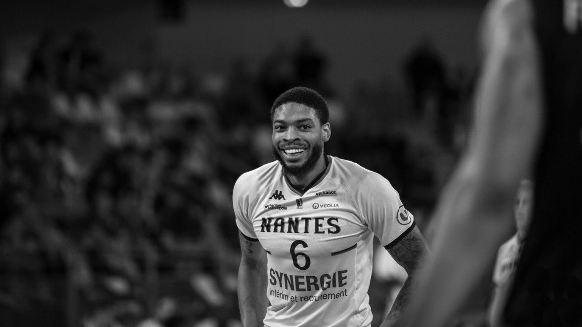 Quoi qu'il advienne, où que vous soyez, le sport Nantais ne vous oubliera jamais... 🙏
#RIPJermaine #PrayForSala #PicsOfTheWeek