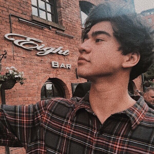 SacrificeBlack's tweet photo. happy birthday Calum💕🌹 
5sosfam loves u 

#HappyBirthdayCalumHood #HappyBirthdayCalum https://t.co/PCvj5adkGN