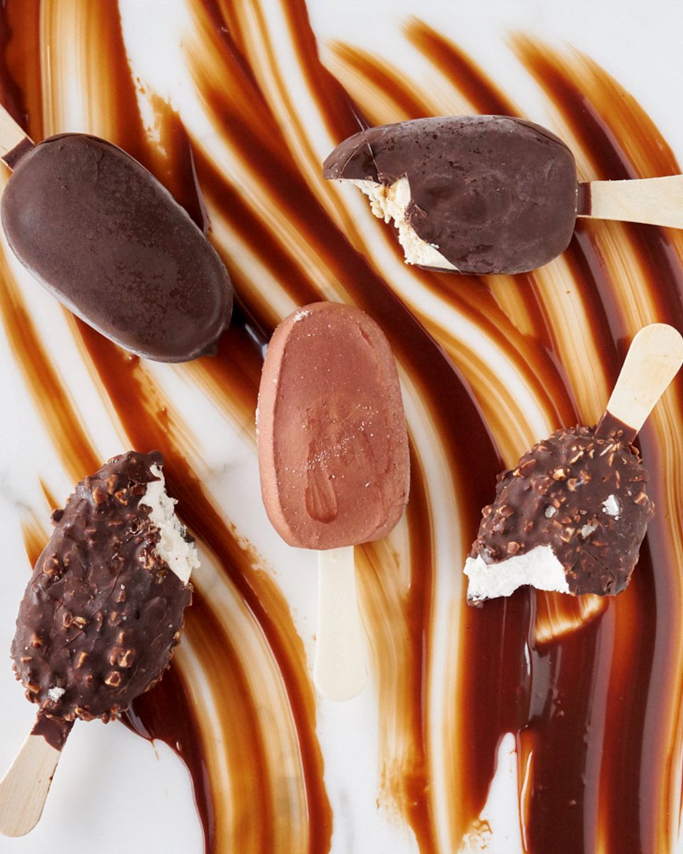 So_Delicious's tweet photo. Classic fudge, chocolate dipped salted caramel, or a little almond crunch. Our dairy-free frozen dessert bars are the best things on a stick. Hopefully your spoon doesn't get jealous! 😋🥄 https://t.co/YzBKTn6cPz