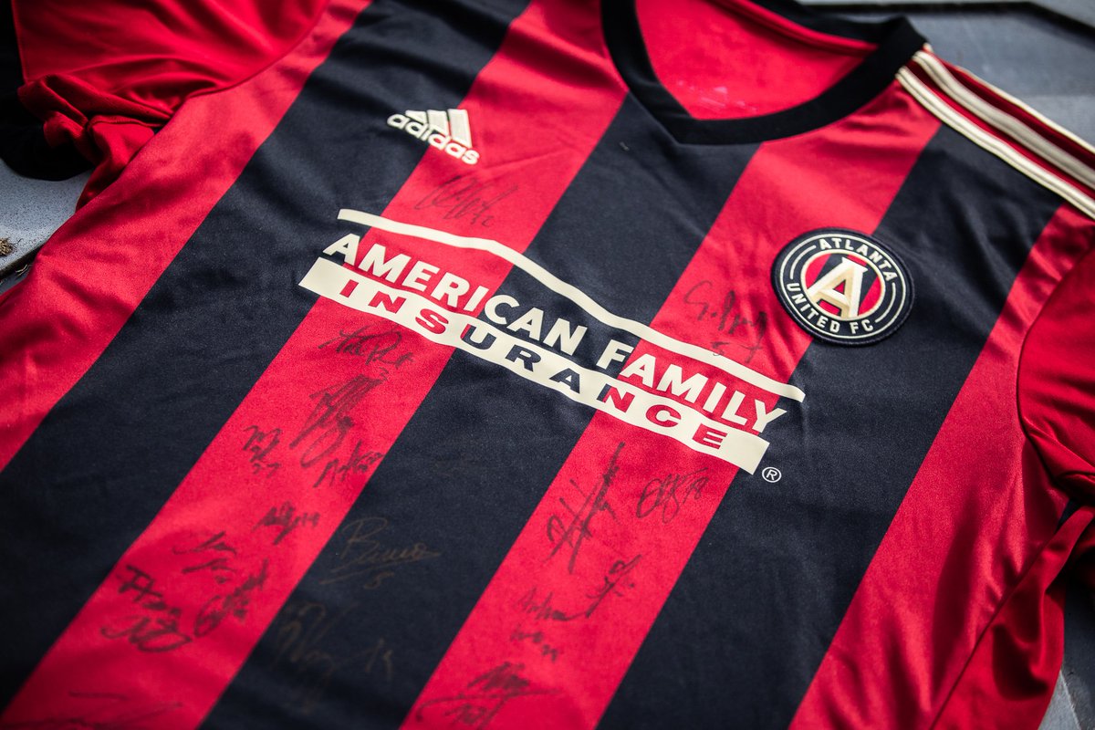 ATLUTD's tweet photo. 🔴⚫️Team-signed kit giveaway 🔴⚫️

RT and follow for a chance to win! https://t.co/v61GSfiGB8