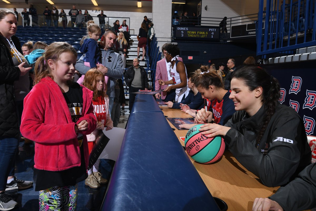 DuqWBB's tweet photo. Following Sunday's game vs. George Washington, the Dukes will be signing autographs for all fans! We'll also have a special guest joining us! 🖊️

@AprilRobinson32 will be closing out the autograph line! #GoDukes https://t.co/OBh4C0FOvJ