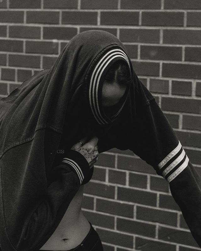 fayality's tweet image. C’est ce soir au @ausgangplaza que j’exposerai quelques-uns de mes portaits. Merci encore à @illest.bee et @_trillatrill d’avoir rendu cet événement possible pour moi ✨ Rendez-vous à 7hpm ! bit.ly/2Uf29Z7