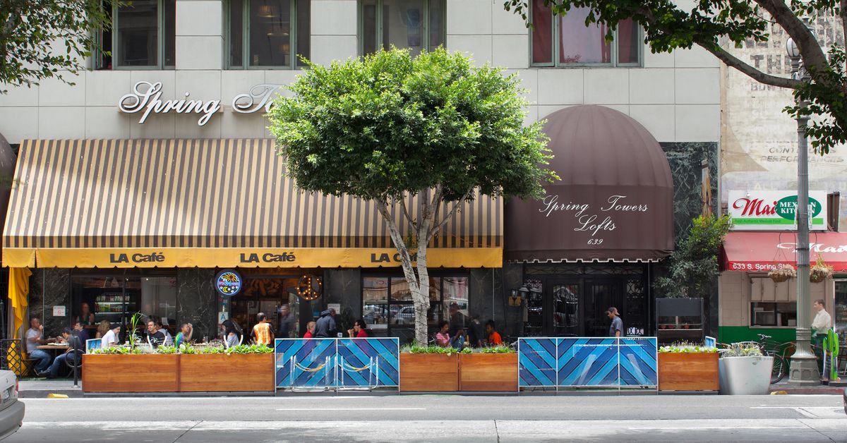 LA2050's tweet photo. People St. From @LADOTofficial has brought 9 new plazas and parklets to LA since 2013. Applications to bring green space to your neighborhood are open through the end of January! @CurbedLA 
https://t.co/CVVJOg2pBD https://t.co/Ug7cCXXtNl