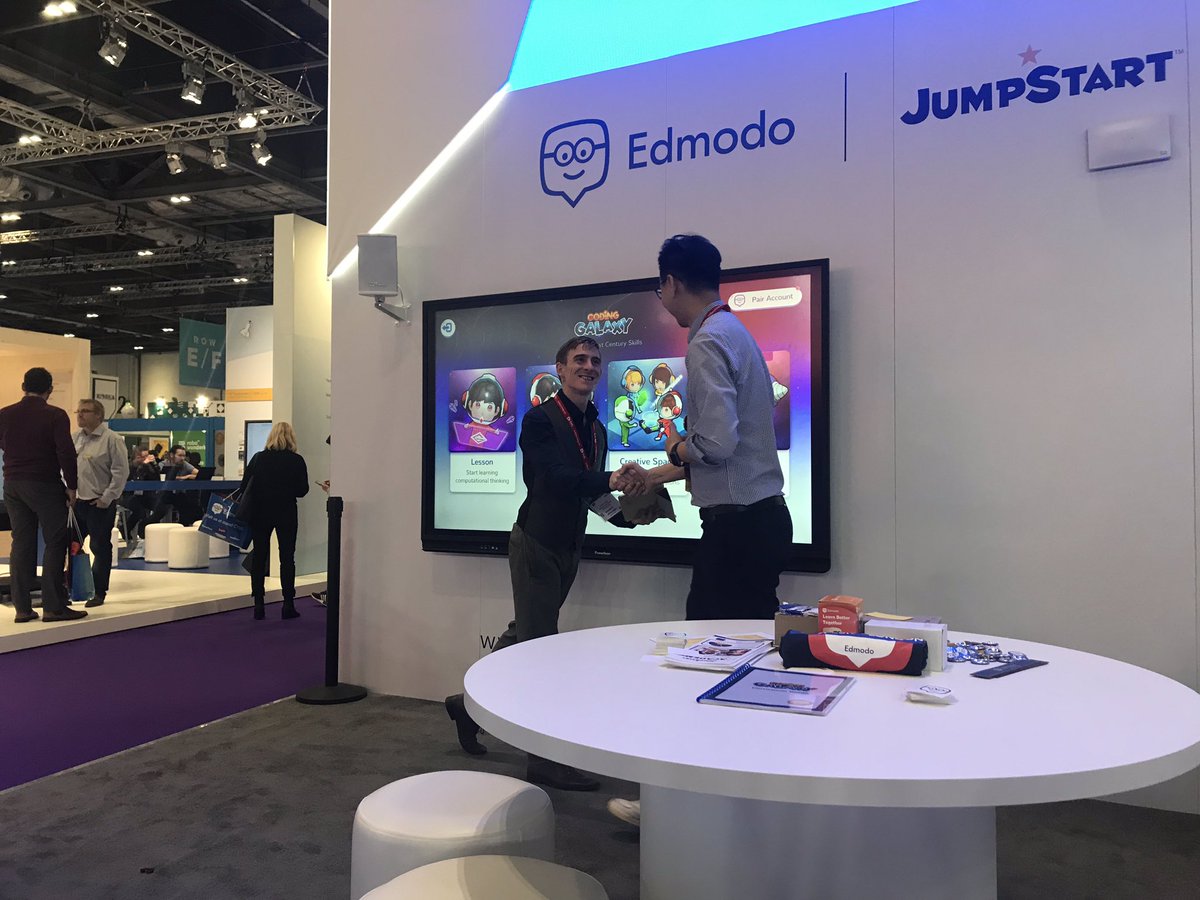 lexi_pan's tweet image. #bett2019 #codinggalaxy #edmodo 
So cool!
