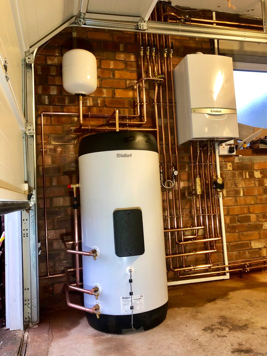 mk1plumbing18's tweet photo. Latest installation @vaillantuk iq 627 &amp; unistor with vsmart controls &amp; 10yr spride warranty! Big thanks to @BoilerfitNW for all your help! @alicewool @JamesCoxService @TomGoetz_ @Vaillant_DaveSq @S1Whysall https://t.co/1XLjAk1hvA