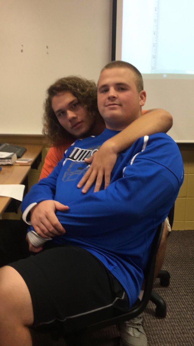 nickster5969's tweet photo. Gator had a special way of making people around him happy. I still don’t know what to think about the situation, but I’m thankful for all of the memories. #flyhigh20 🐊 https://t.co/bcvE8rcVuz