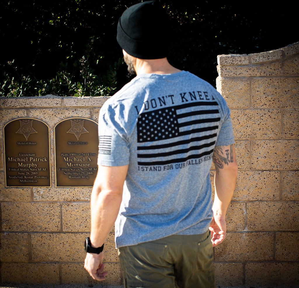 ProjectWarPath's tweet image. @steve_trotta wearing our “I DON’T KNEEL” shirt at the Veterans memorial in San Clemente. These shirts are perfect for Super Bowl. #ProjectWarPath #IDontKneel #IStandUp #RespectTheFallen #NationalAnthem #VFW #VeteransOfForeignWars