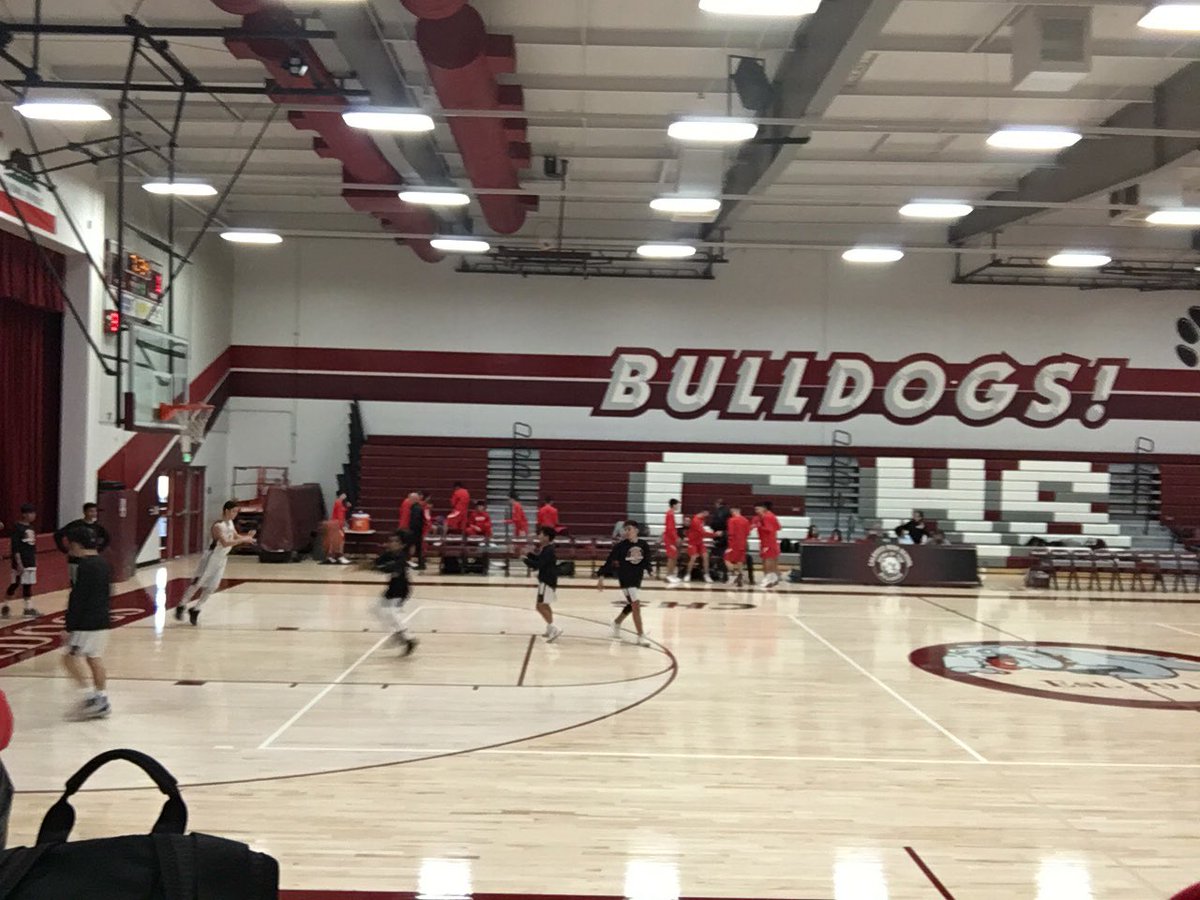 impetigerbball's tweet photo. Gameday 🐅 Imperial Tigers V Calexico Bulldogs F- 4Pm, JV 530PM, Varsity 7PM #TigerPride🐯🔴⚪️ https://t.co/KI30h8HrkR