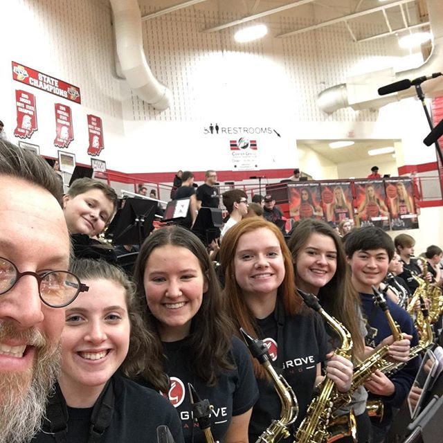 SamuelFritz's tweet photo. #planetsax @cgmscbands @centergrovemsc @cghsbands MS/HS pep band side by side https://t.co/QdVSQ7daym