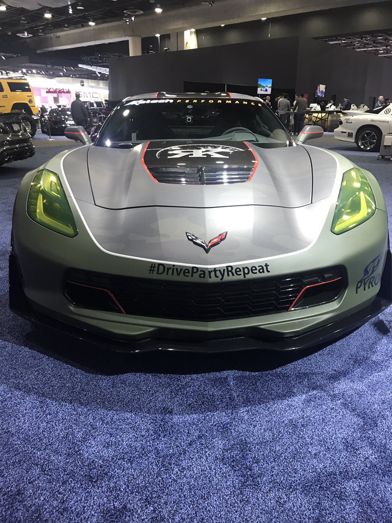 melmatsi's tweet photo. #drivepartyrepeat #NAIAS2019 #roadtripplease ❤️❤️Love this paint job❤️❤️ https://t.co/KsDFrmRROE