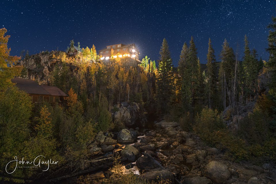 ShadowcliffMtn's tweet photo. "A short stay in the Shadowcliff lodge found me in the valley looking up in awe. The lights emanated welcome and fellowship into the universe, with some flowing down through the shadows towards me."
Wow. Thank you for the beautiful picture, John Gayler Photography! https://t.co/VySXTLOdHp