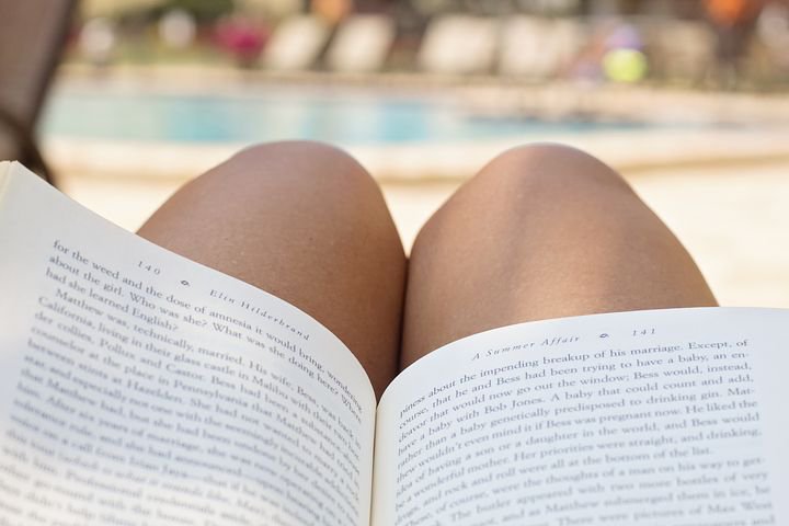 Challenger_Pool's tweet image. Our favorite poolside activity for Florida winters? Reading in the sun.