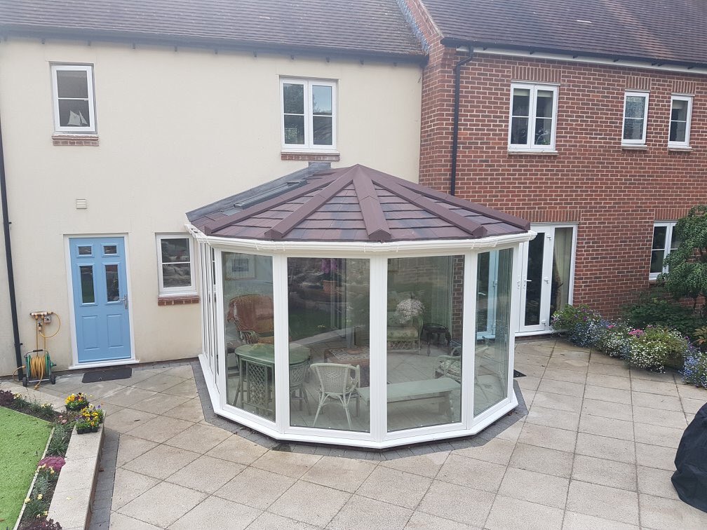 Leka_Systems's tweet image. New fabricators , new installers and increased Home Owner demand. What more could we ask for at Leka Systems this January? The tiled conservatory roof system of choice.