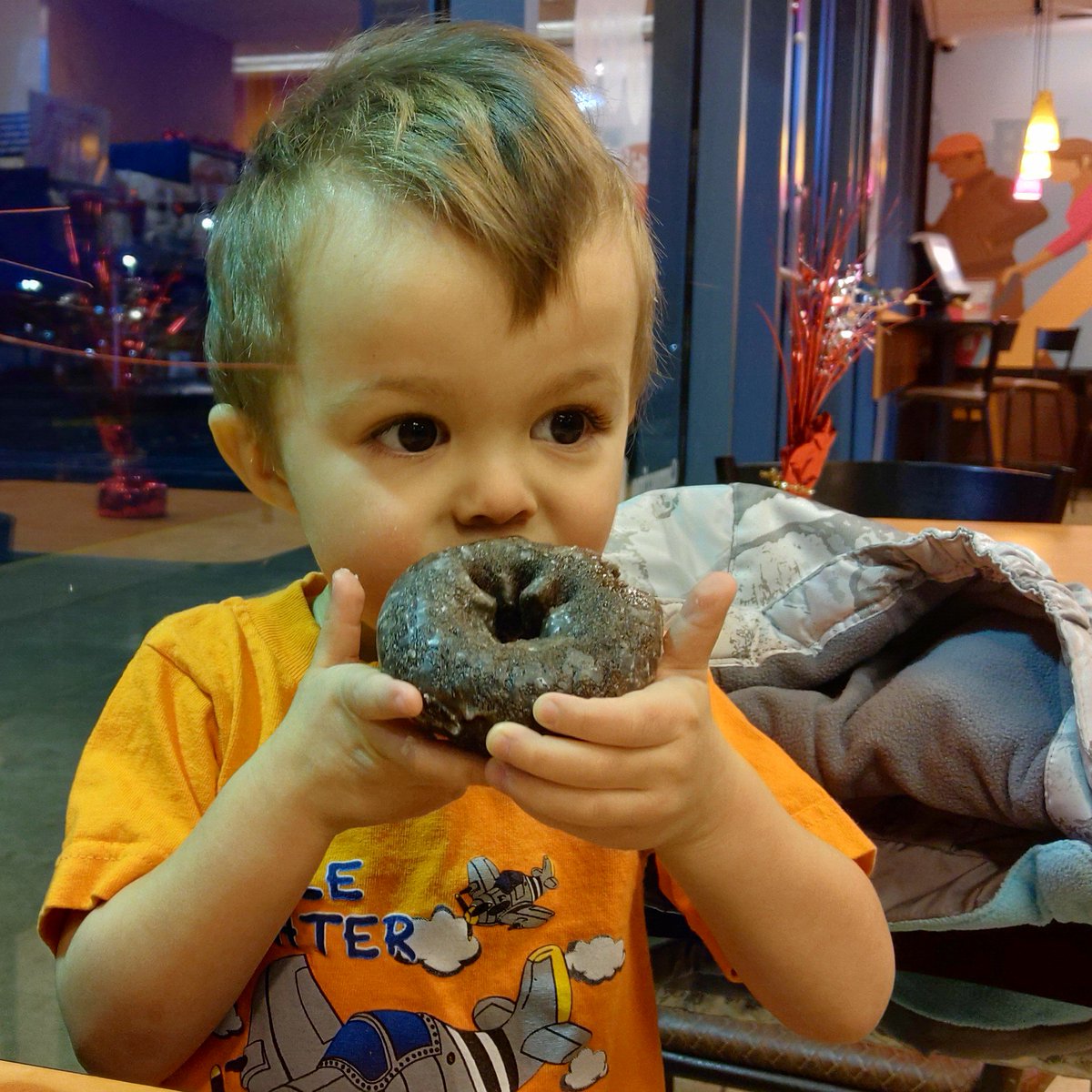 patrickescott's tweet image. Donut Friday. #shotonrazerphone2