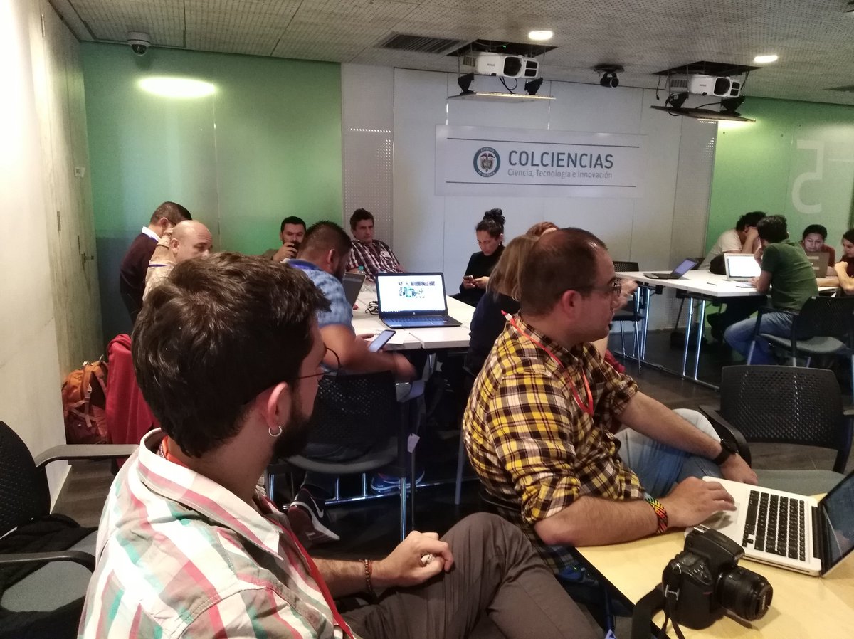 hdagudelo's tweet photo. Workshop #ColPlantA @KewScience @Colciencias #ColombiaBio @InstitutoSINCHI @ICN_UN @inst_humboldt @MinAmbienteCo @JBotanicoBogota @jbotanicomed @UdeA @unisepala @daiesco @sibcolombia https://t.co/xirLfLCodV
