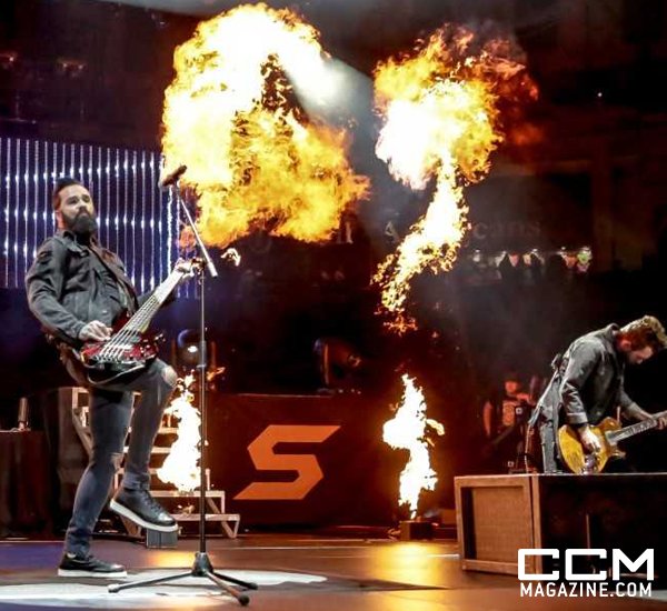 CCMmagazine's tweet photo. #CCMmag's @AnnetteHolloway captured some awesome photos at @luwinterfest, the East Coast's largest Christian #NYE Celebration. View the gallery HERE: https://t.co/ro7s3Xfzyz // #Skillet #TobyMac #SocialClubMisfits https://t.co/OzCrAA4gJD