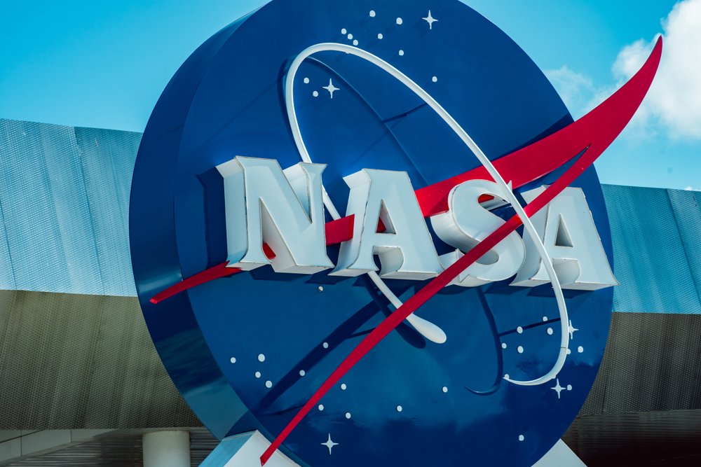 Our iKo &amp; iLo finger toothbrushes are literally out of this world 🌎💫 

They’re qualified and have become optional equipment for each single astronauts in their missions 🚀🌝 
bit.ly/2MstdEO

#space #earth #moon #NASA #astronomy #science #universe #stars #galaxy