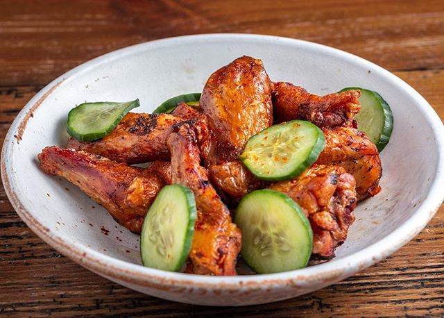 Celebrate the end of the work week with our Crispy Smoked Chicken Wings at happy hour from 4-6! 
#chickenwings #sichuanpepper #happyhour #historicpearl #texasbbq #smokedwings #eatlocal #satxfood #satxfoodie #chefsofinstagram #chefsfeed #foodphotography bit.ly/2AZOoGr