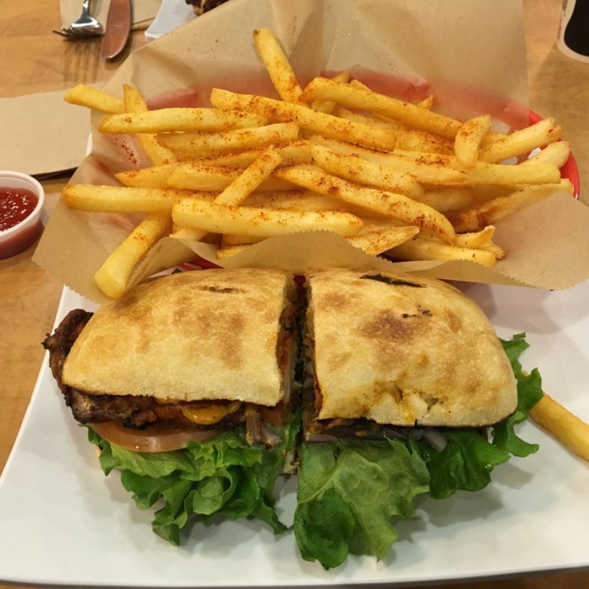 PortuCalPeri's tweet photo. You can go ahead and add this to your "to-eat" list. https://t.co/Rq3RizekVA