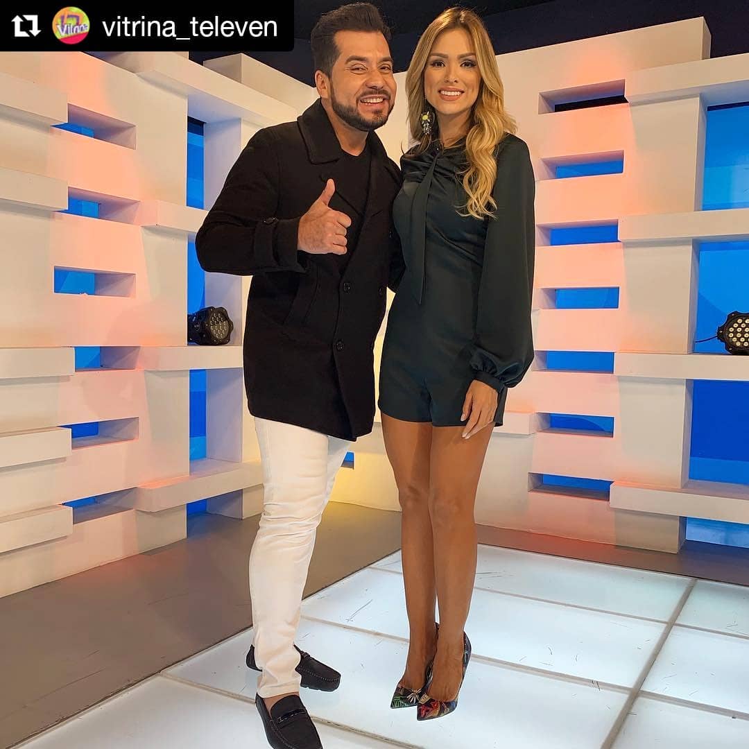 novaromusic's tweet photo. Gracias a Novaro por regalarnos su tema promocional Bésame @novaromusic recuerden interactuar con nosotros con la etiqueta #ConVdeVenezuela https://t.co/a0KZNEhKUg